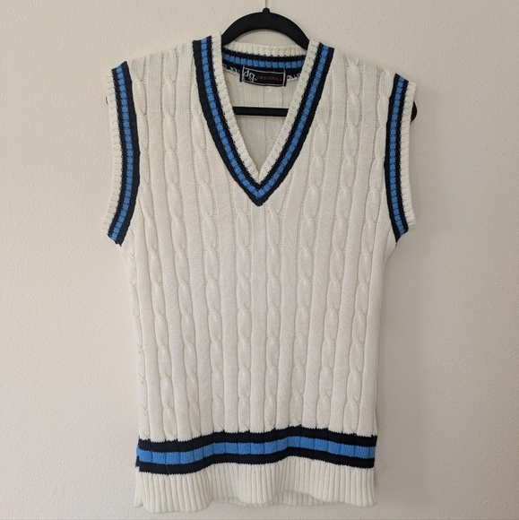 White with Blue Trim Cable Knit Sweater Vest sz M V-Neck Preppy - Picture 1 of 7